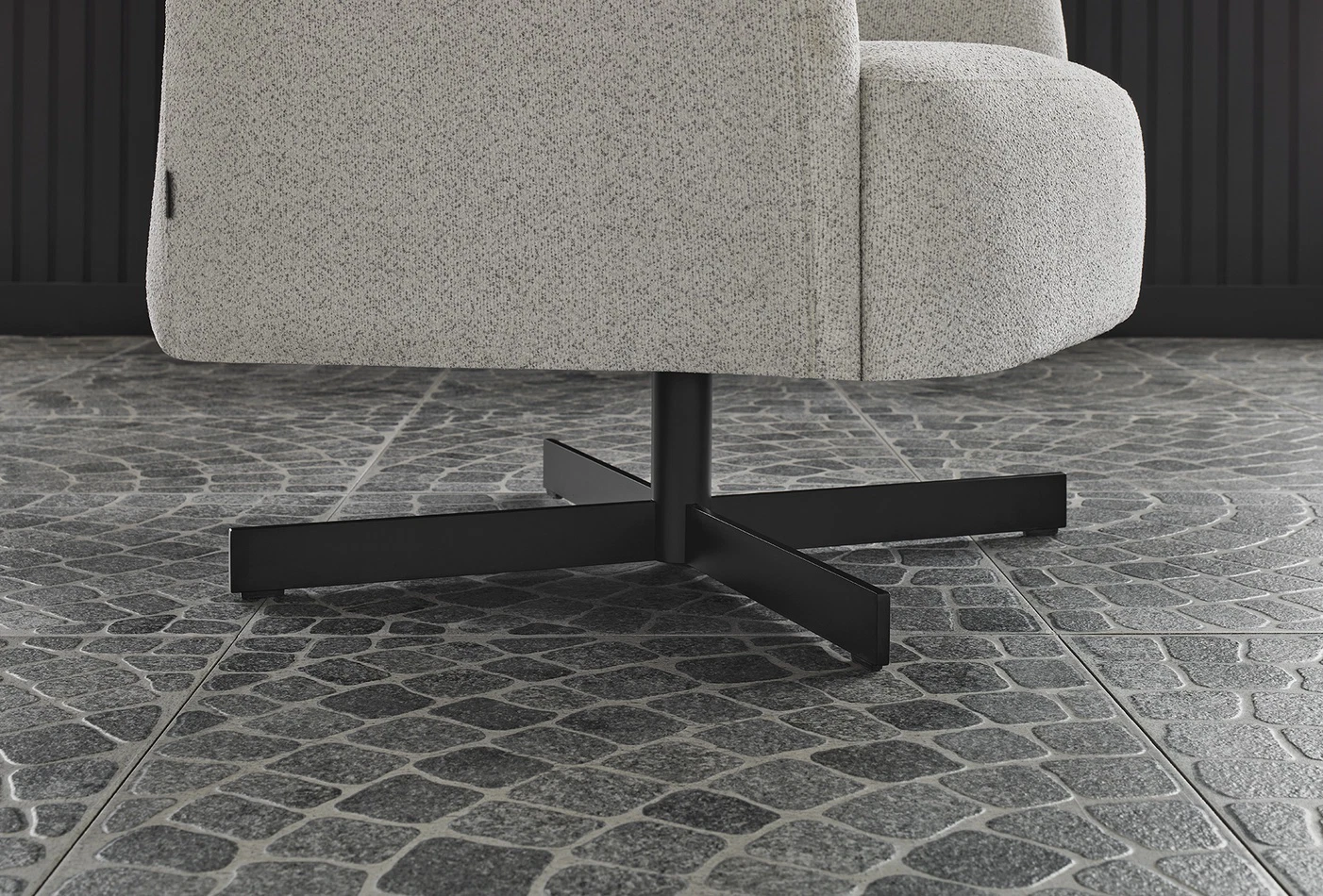 NAIROBI SWIVEL ARMCHAIR 1 - Image 6