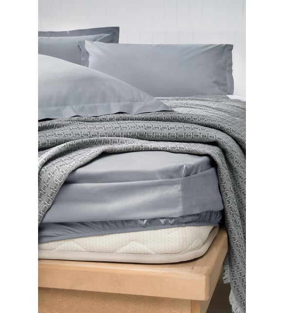 Queen Size Marita Pique Set - - Image 3