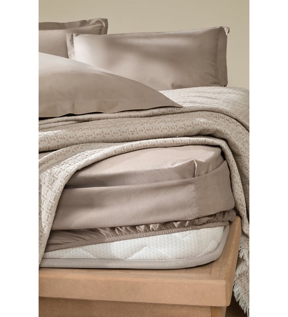 Queen Size Marita Pique Set - - Image 3
