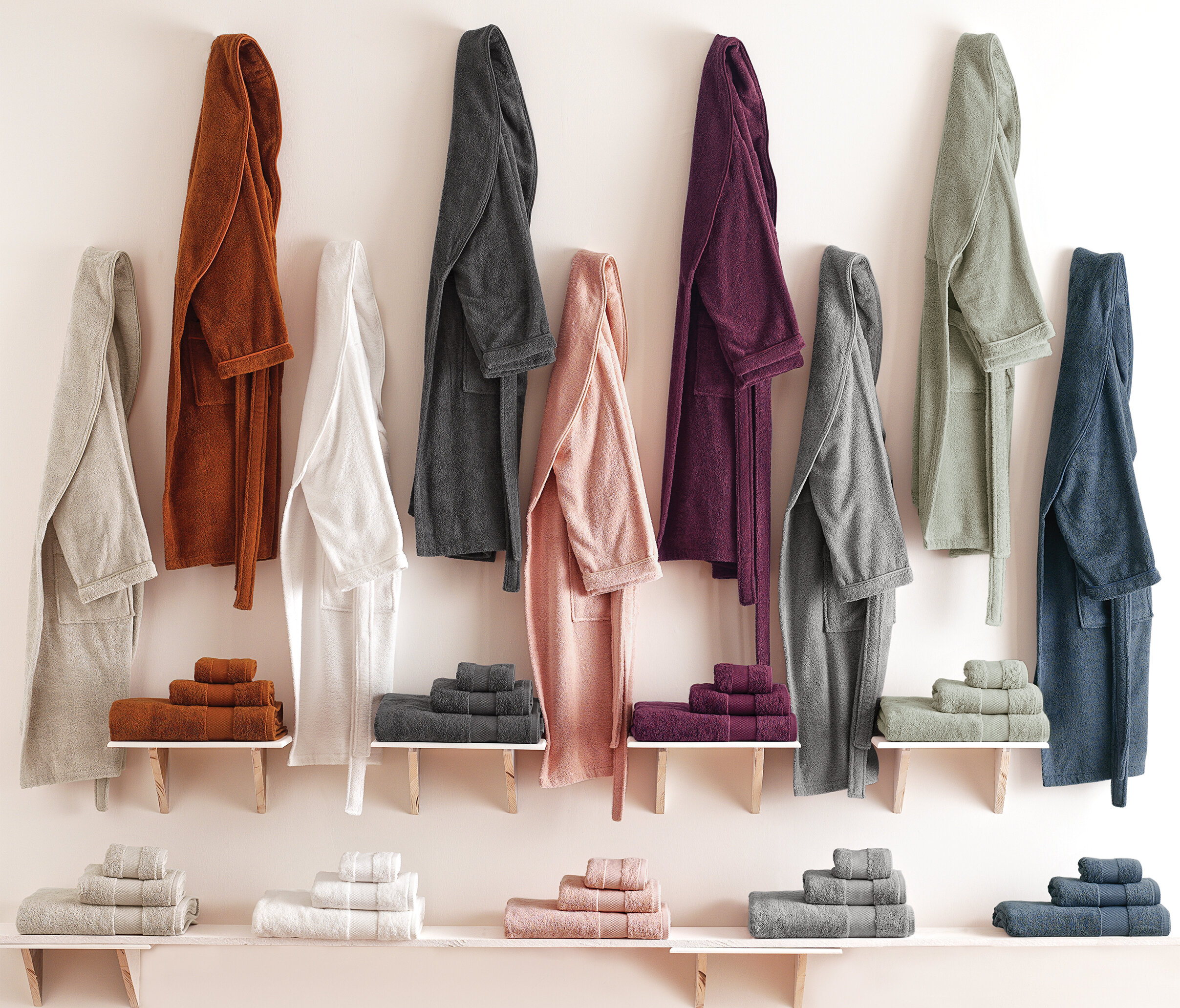 Essentials Bathrobe - Powder (XL) - Image 3