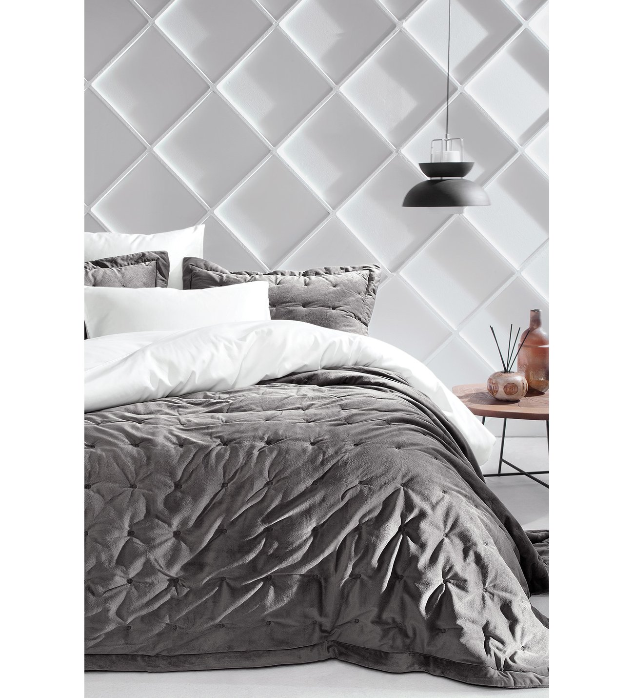 Queen Size Vals Bedspread Set - - Image 2