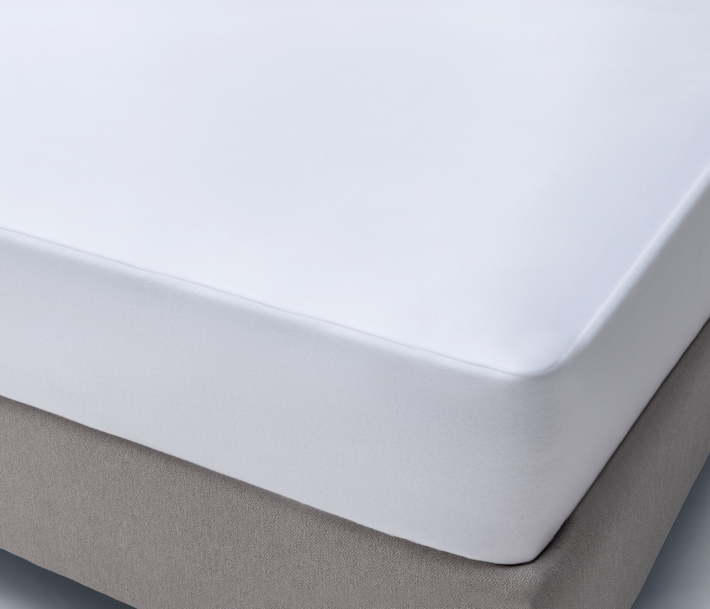 070x140 Micro Fit Waterproof Mattress Protector - Image 2