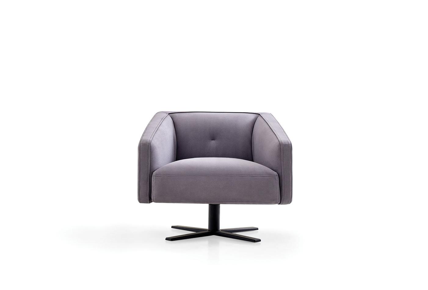 VICTORIA ARMCHAIR