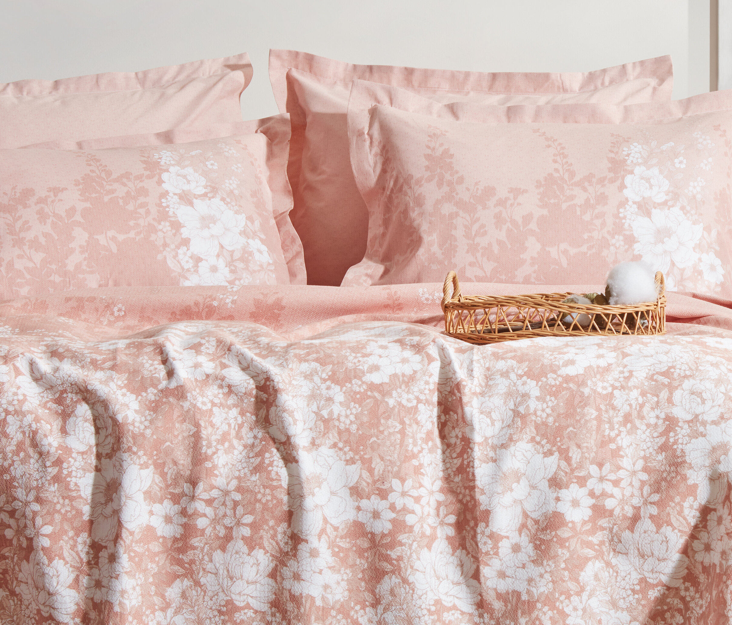 Queen Size Andressa Rnf Duvet Cover Set - Blush