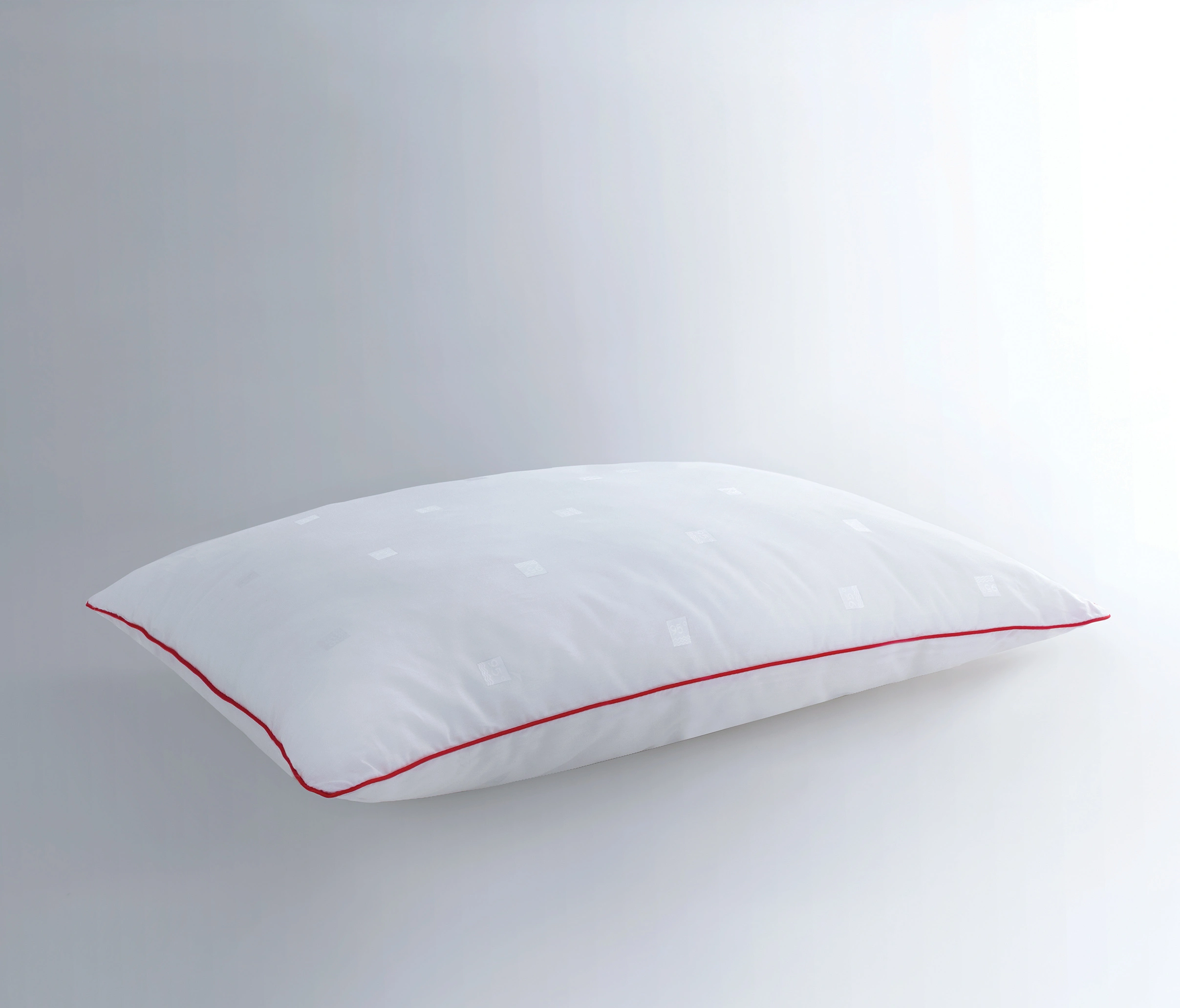 050X070 DACRON 95 PILLOW 750 G