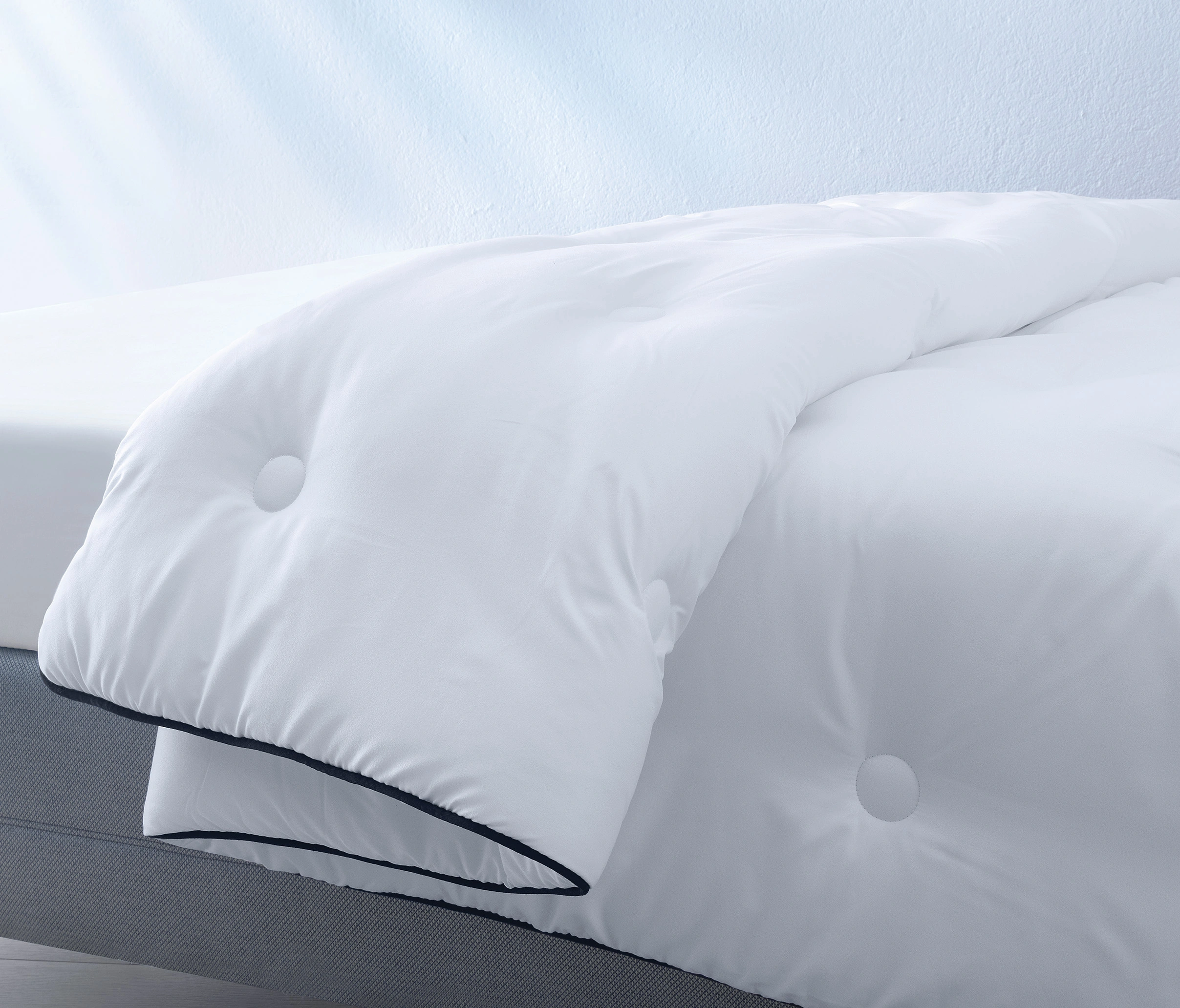155X215 DACRON MICROFIBER QUILT - Image 2